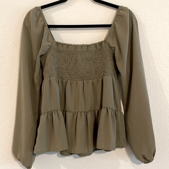 Altar’d State Women’s Peplum Top Medium Olive Green Smock Tiered Bohemian - Picture 3 of 13